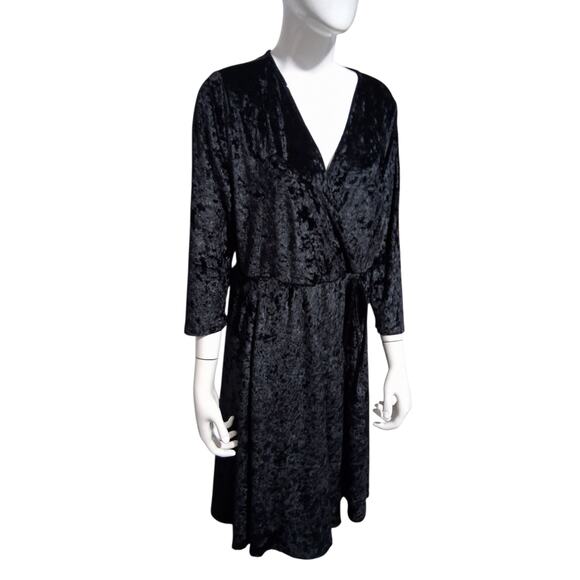 Torrid Women’s size 1X Whimsigoth Crushed Velvet Dark Romantic‎ Faux Wrap Dress - Picture 3 of 11